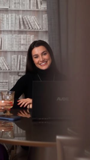 Depoimento em vídeo publicado pela Casa Blanca