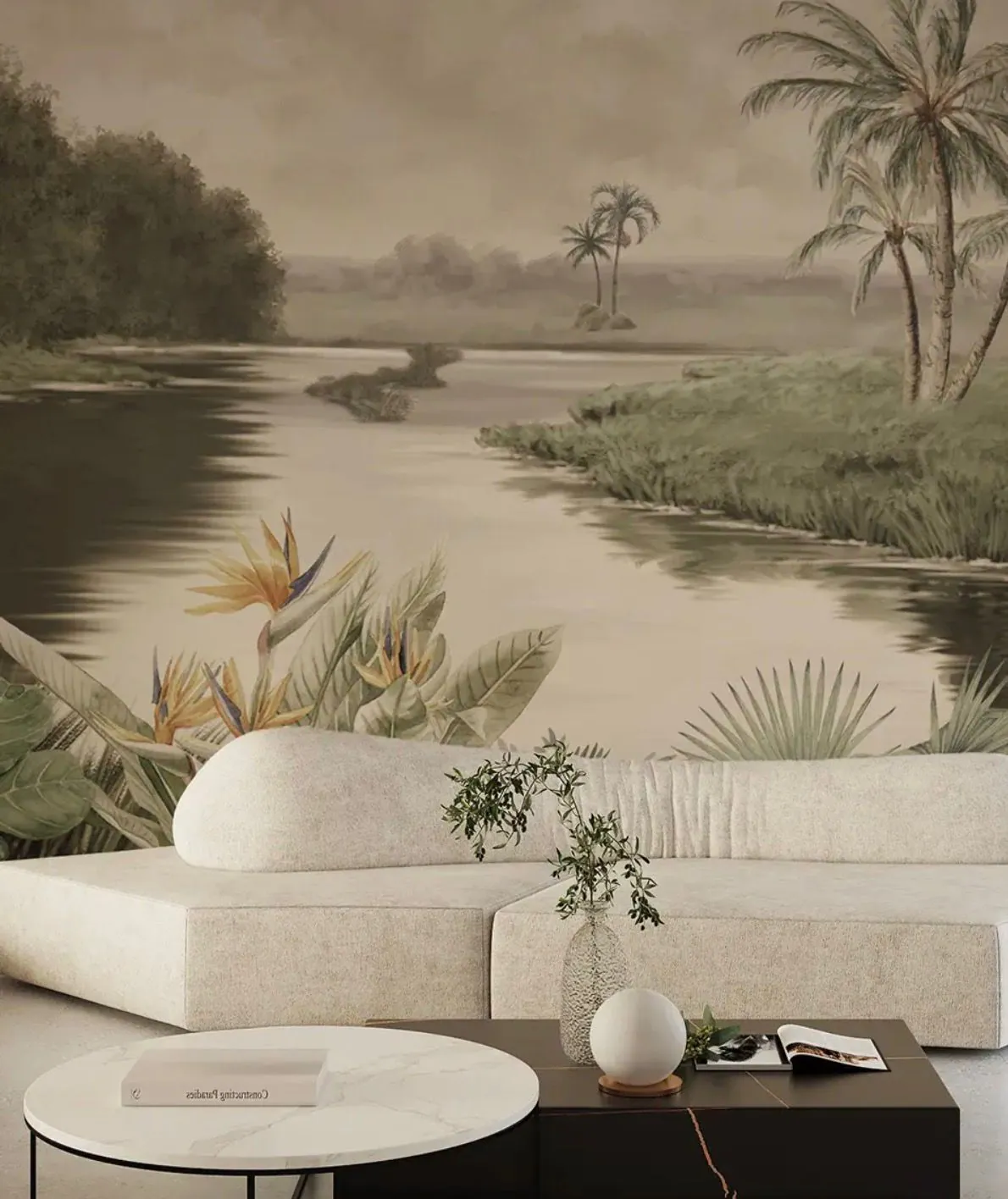 Painel com paisagem de rio e palmeiras atrás de um sofá claro