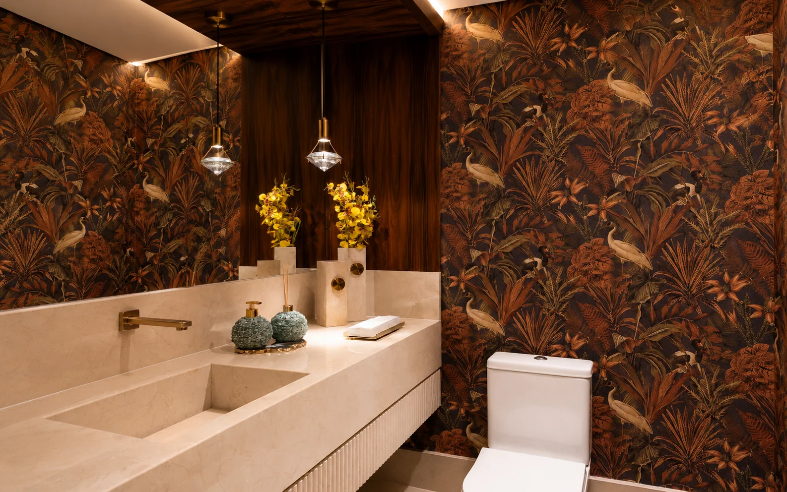 Lavabo com papel de parede de folhagens e pendentes — capa adaptada da imagem original